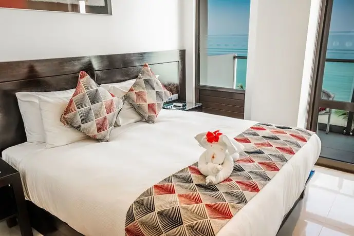 Ramada Suites by Wyndham Wailoaloa Beach Fiji