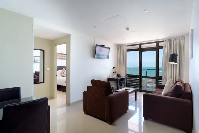 Ramada Suites by Wyndham Wailoaloa Beach Fiji 