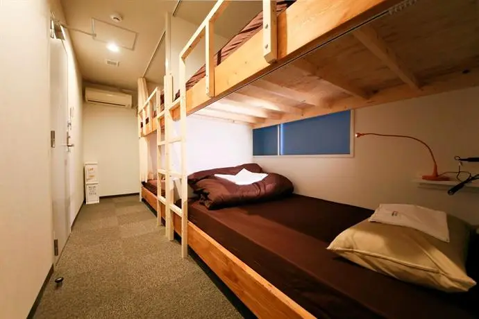 Roots Hostel Osaka 