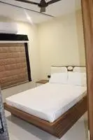 Stay10 Luxury Service Apartment 