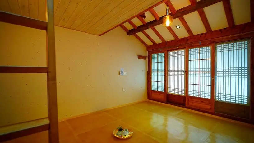 Jeonju Skylove Hanok Stay 