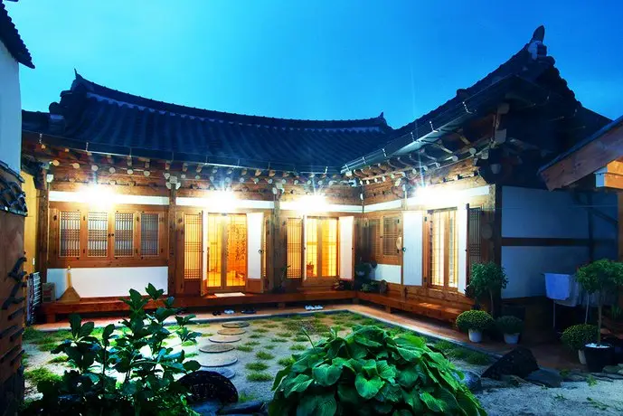 Saekdong Jeogori Hanok Guesthouse Jeonju 