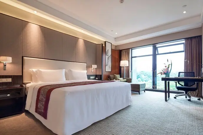 Howard Johnson Jinyi Hotel Chongqing 