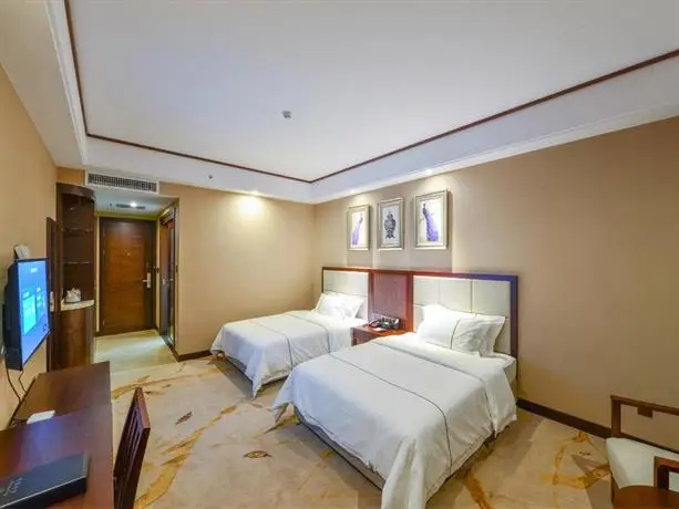 Yingjiang River Bian Chui Hotel 