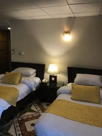 Hotel Pak Continental 