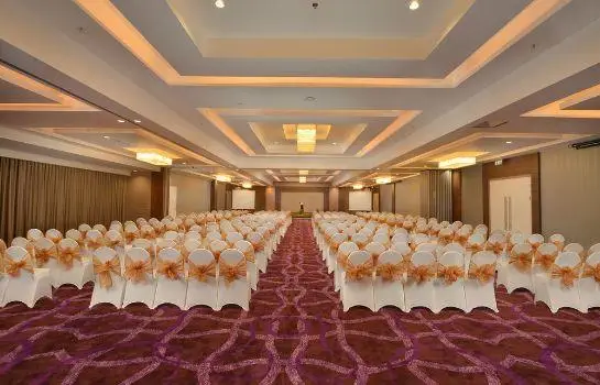 Platinum Adisucipto Yogyakarta Hotel & Conference Center 