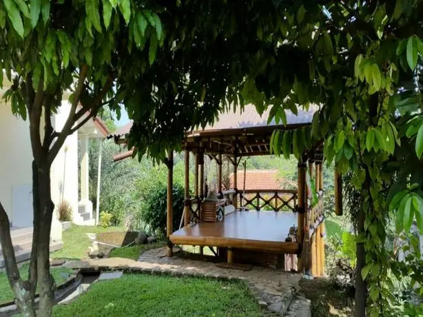 Villa Kebun Akung