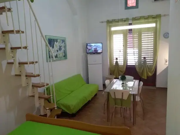 Green Maisonette