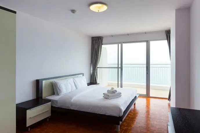 Baan TiewKlurn Beachfront Condominium