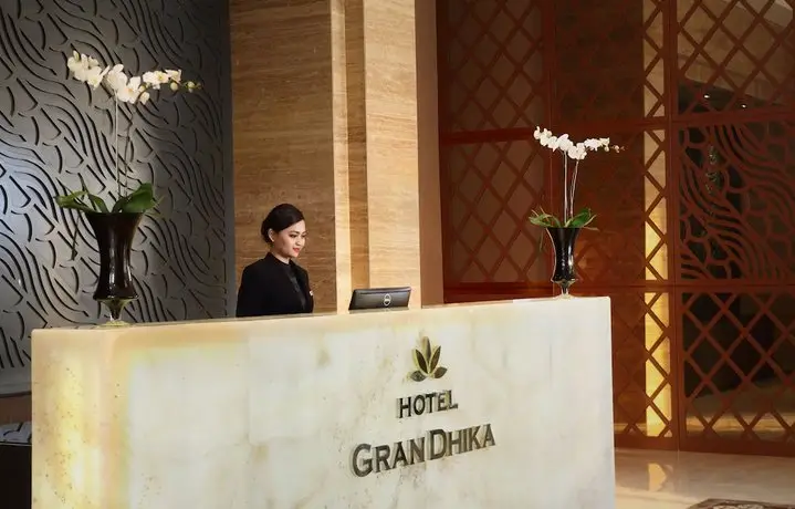 Grandhika Pemuda Semarang Hotel