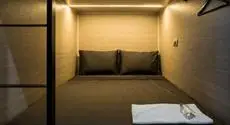 THE KUBZ Capsule Hotel 