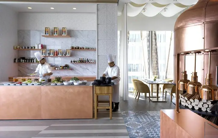 Four Seasons Hotel Kuwait at Burj Alshaya 