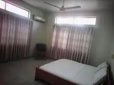 Ahoto Guest House 