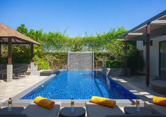 CasaBay Luxury Pool Villas 