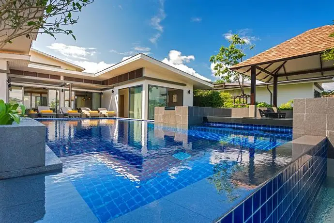 CasaBay Luxury Pool Villas 