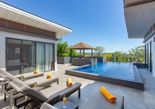 CasaBay Luxury Pool Villas 