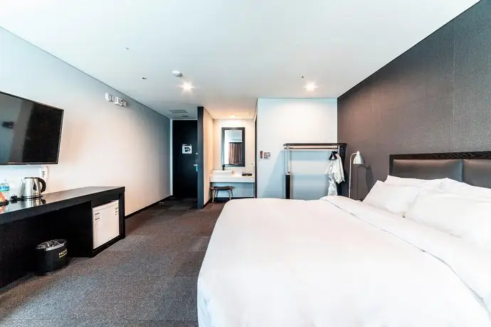 Gangneung Tourist Hotel 