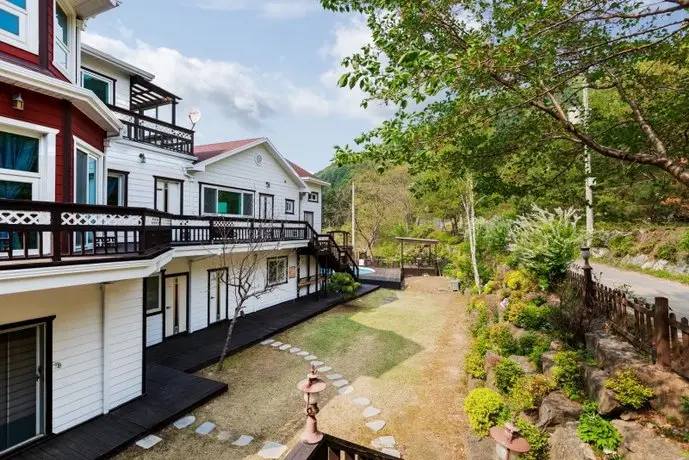 Yangpyeong Dorothy Velly Pension 