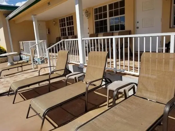 2 Bedroom Suite Just Steps To The Beach