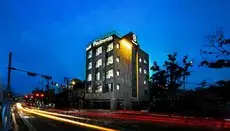 Paulownia Guesthouse & Hostel 