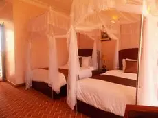 Entebbe Travelle'rs Inn 