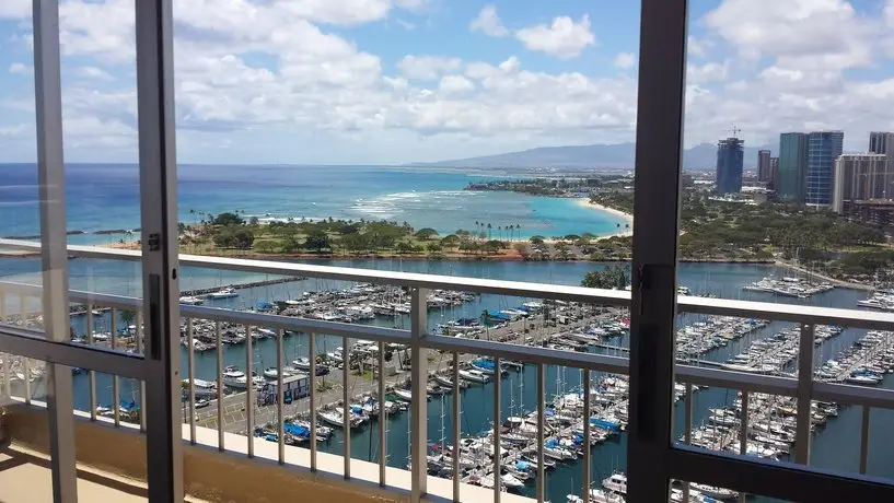 Marina Hawaii Vacations at the Ilikai Tower 