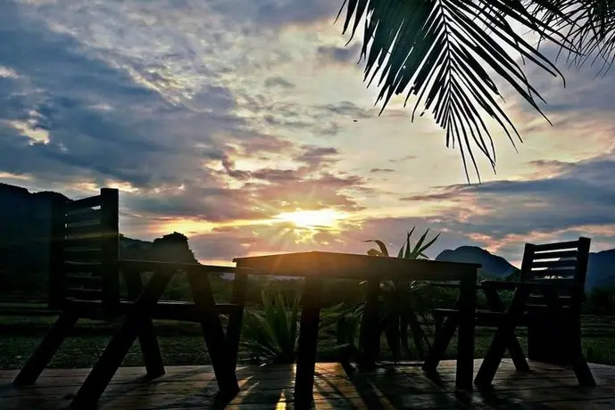 Savanh Sunset View Resort 