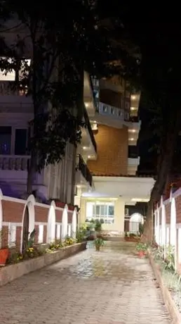 DOM Himalaya Hotel 