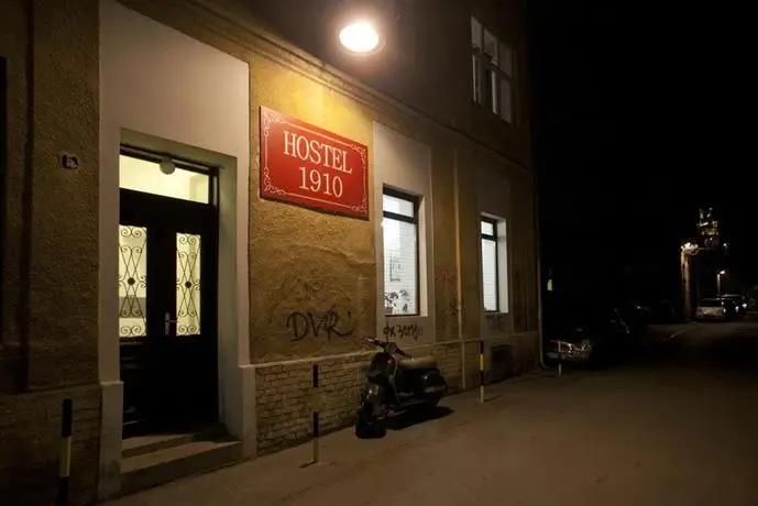 Hostel 1910