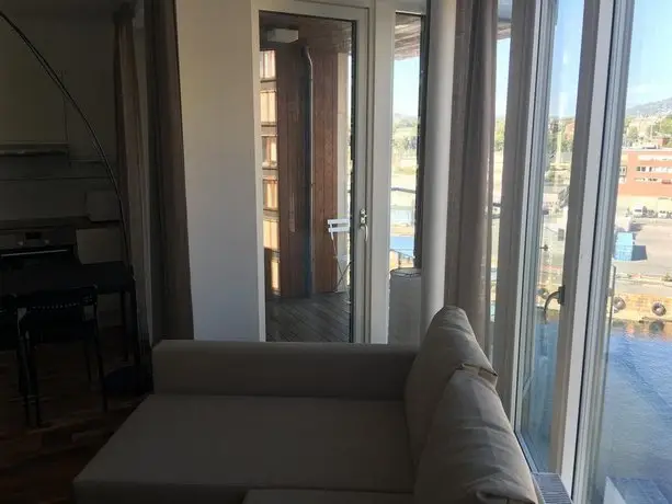 Modern 1 Bedroom With Balcony And View