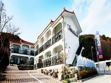 White Narae Pension 