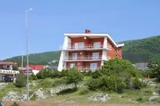 Guest House na Rodnikovoy 