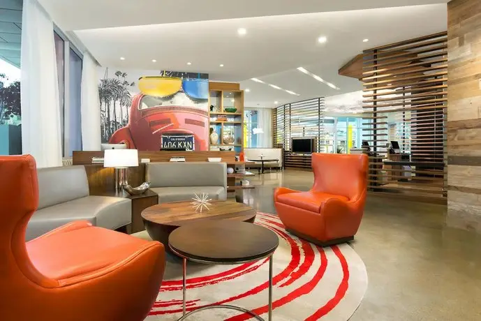 Courtyard by Marriott Santa Monica