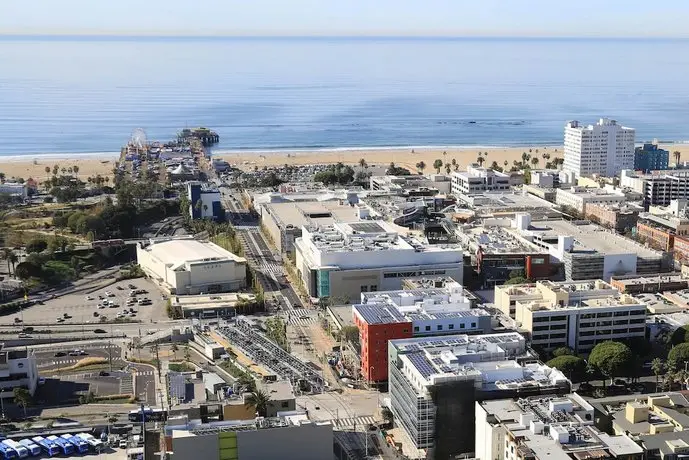 Courtyard by Marriott Santa Monica 