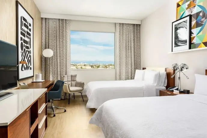 Hampton Inn & Suites Santa Monica 