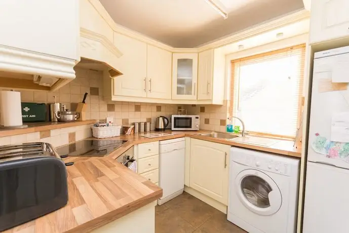 City Centre Salisbury Court 2 Bedroom - BHR Apartment 