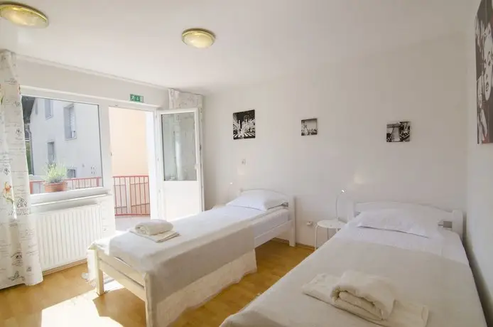 AURA Guesthouse Ljubljana 