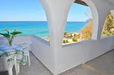 Kostas Beach Apartments 