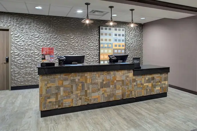 Hampton Inn And Suites By Hilton Columbus Scioto Downs Oh 