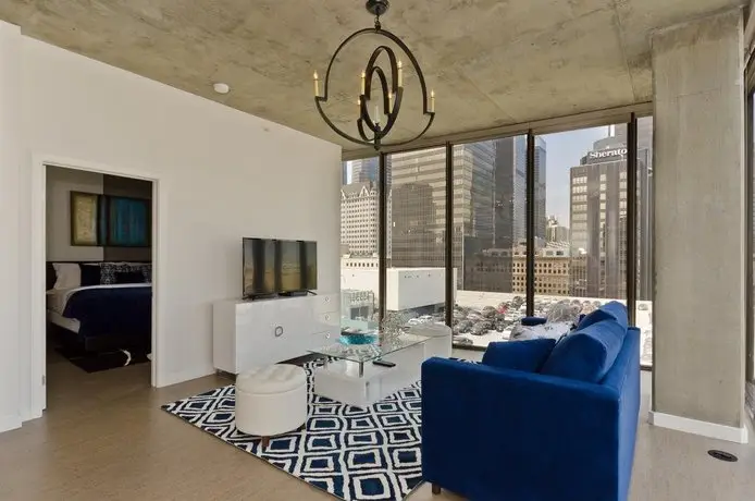 Urban DTLA VIP Penthouse with Pool Table 