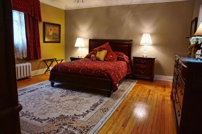 Monroe House Executive Guest Suites 