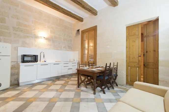 Valletta Bishop Apartment 