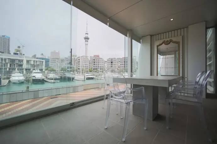 3 Bedroom Double Waterfront Luxury Apartment 