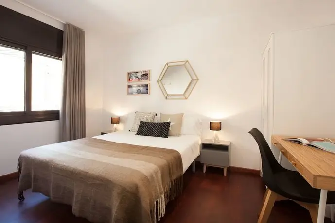 Click&Flat Europa Fira Apartments 