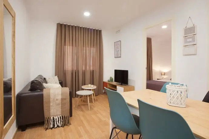 Click&Flat Europa Fira Apartments 