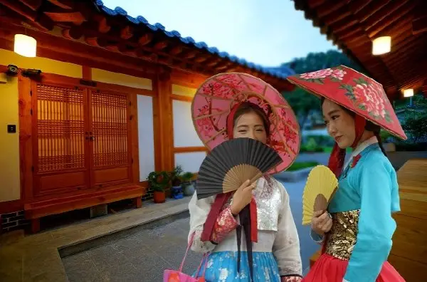 Leega Hanok 