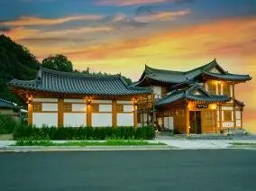 Leega Hanok 