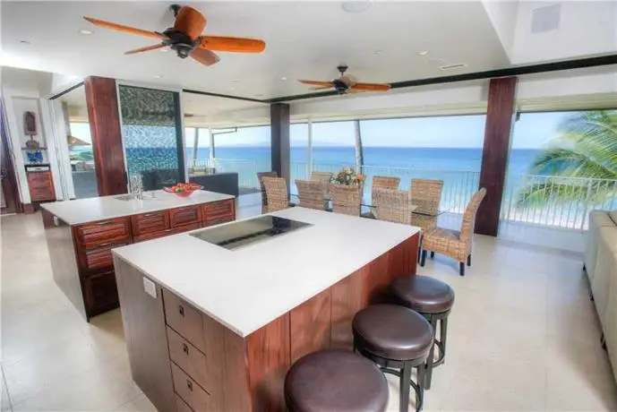 The Penthouse at Hale Pau Hana - Four Bedroom Condo 