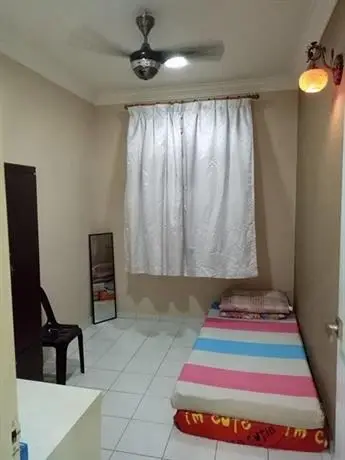 Cozy Homestay at Putra Place