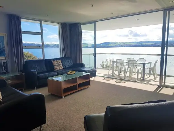 Waimahana Apartment 8 